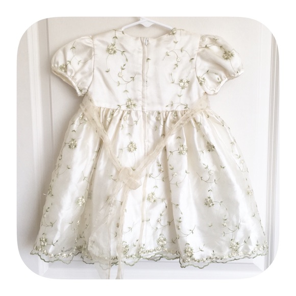 💗Baby Girls White/Cream & Green Dress - Picture 4 of 4